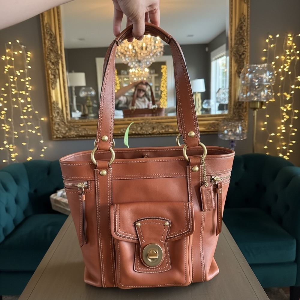 Coach Legacy Turnlock Pocket Tote British Tan Leather F12888